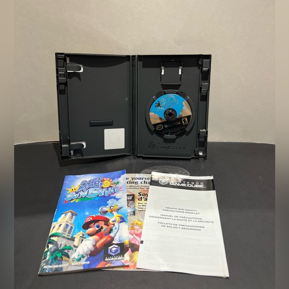 Nintendo Gamecube Super mario sunshine COMPLETE - Picture 2 of 3